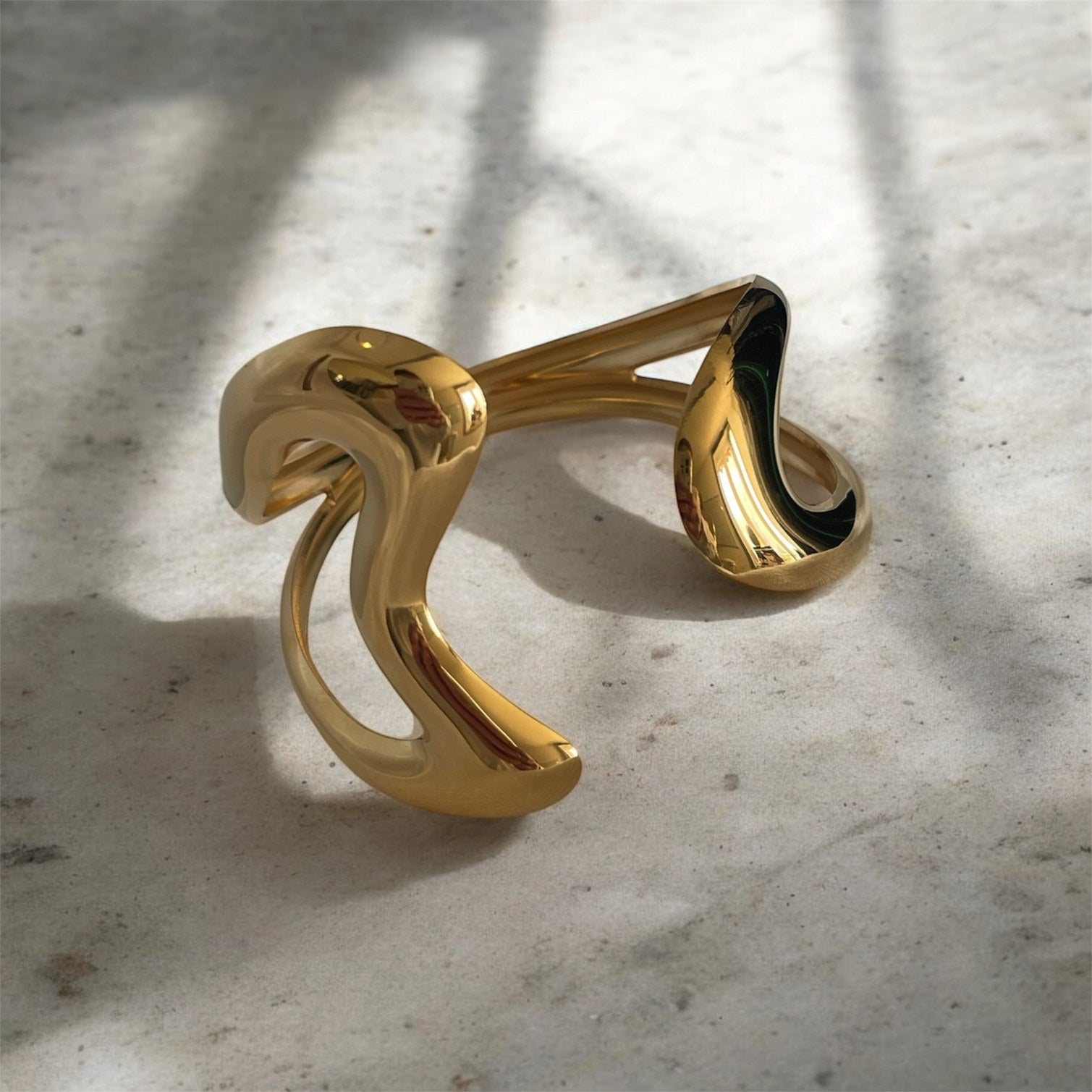 Bracelet manchette Déploiement