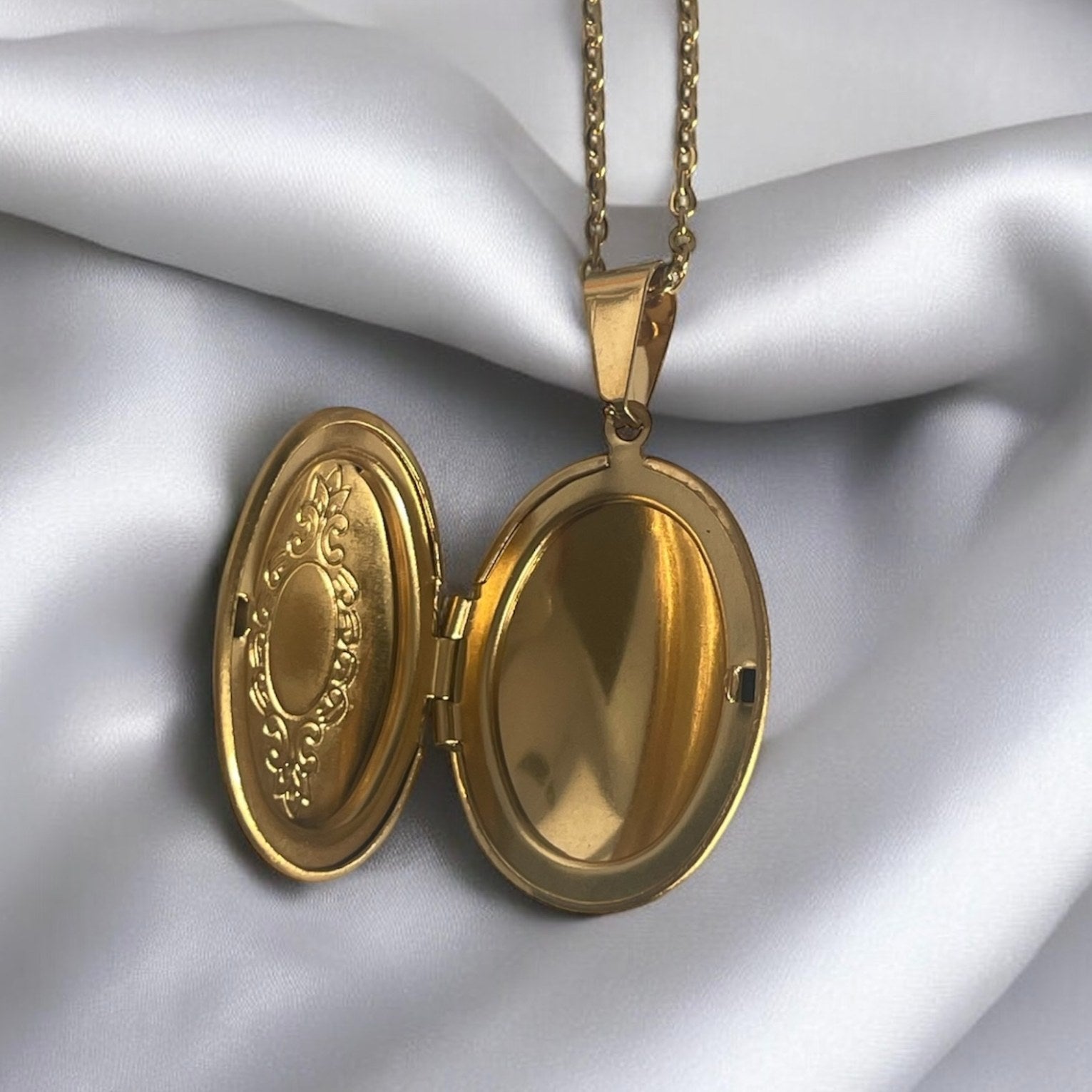 Collier médaillon ouvrable Intention