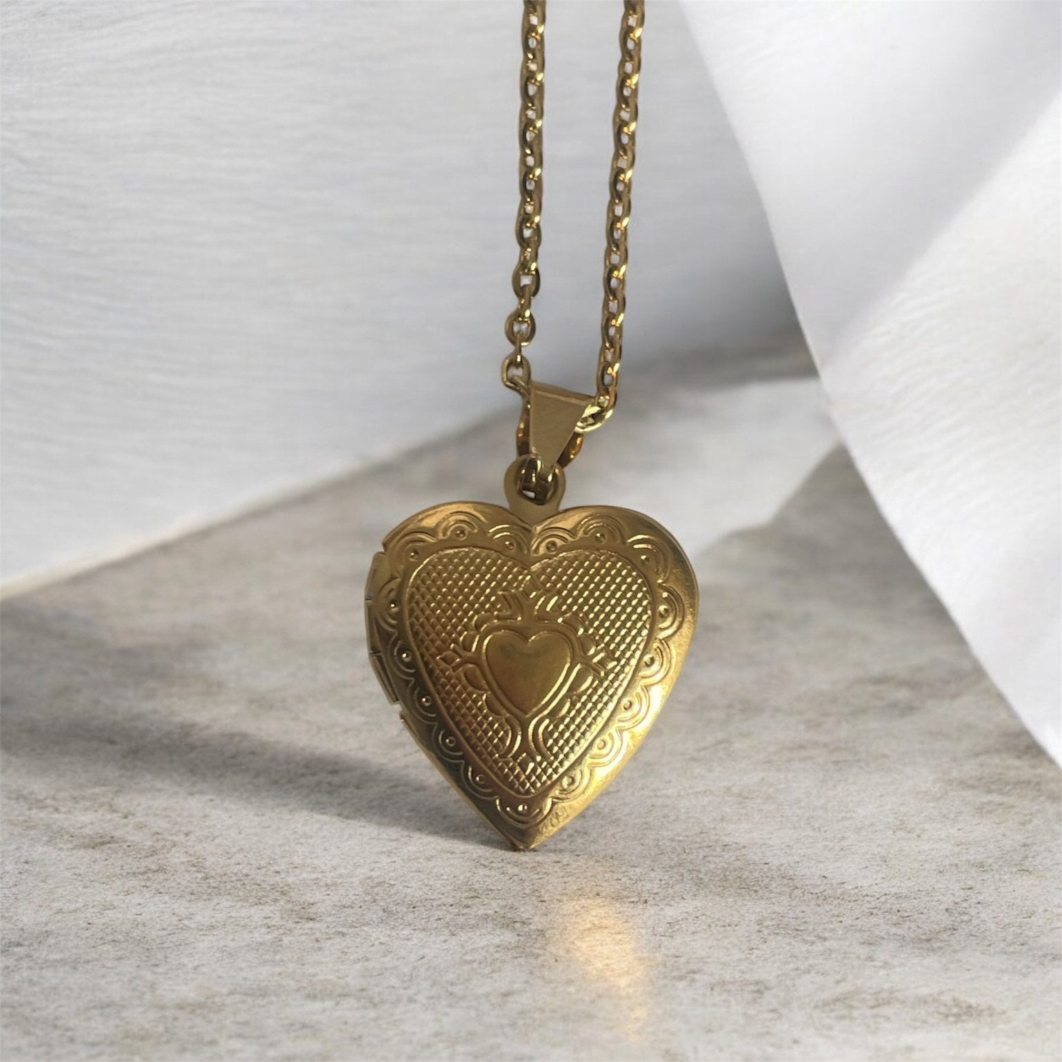 Collier médaillon ouvrable Intimité